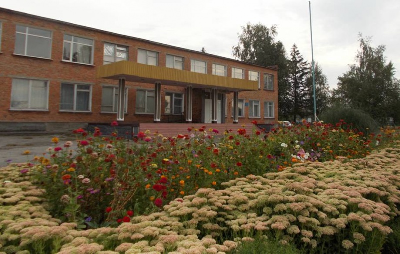 Файл:ЗОШ с.Піски.jpg