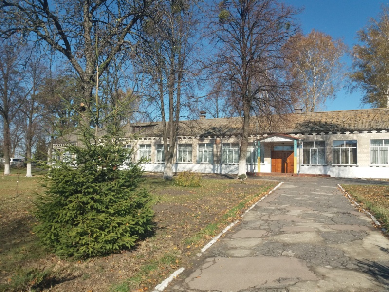 Файл:Токарівська ЗОШ.jpg