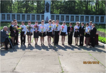 Меморіальний комплекс Сніжки.jpg